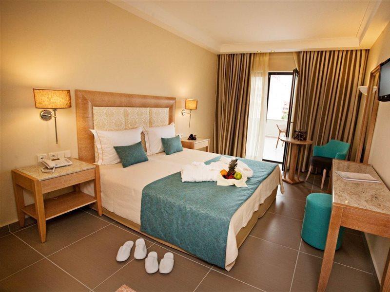 Danai & Hotel 4*