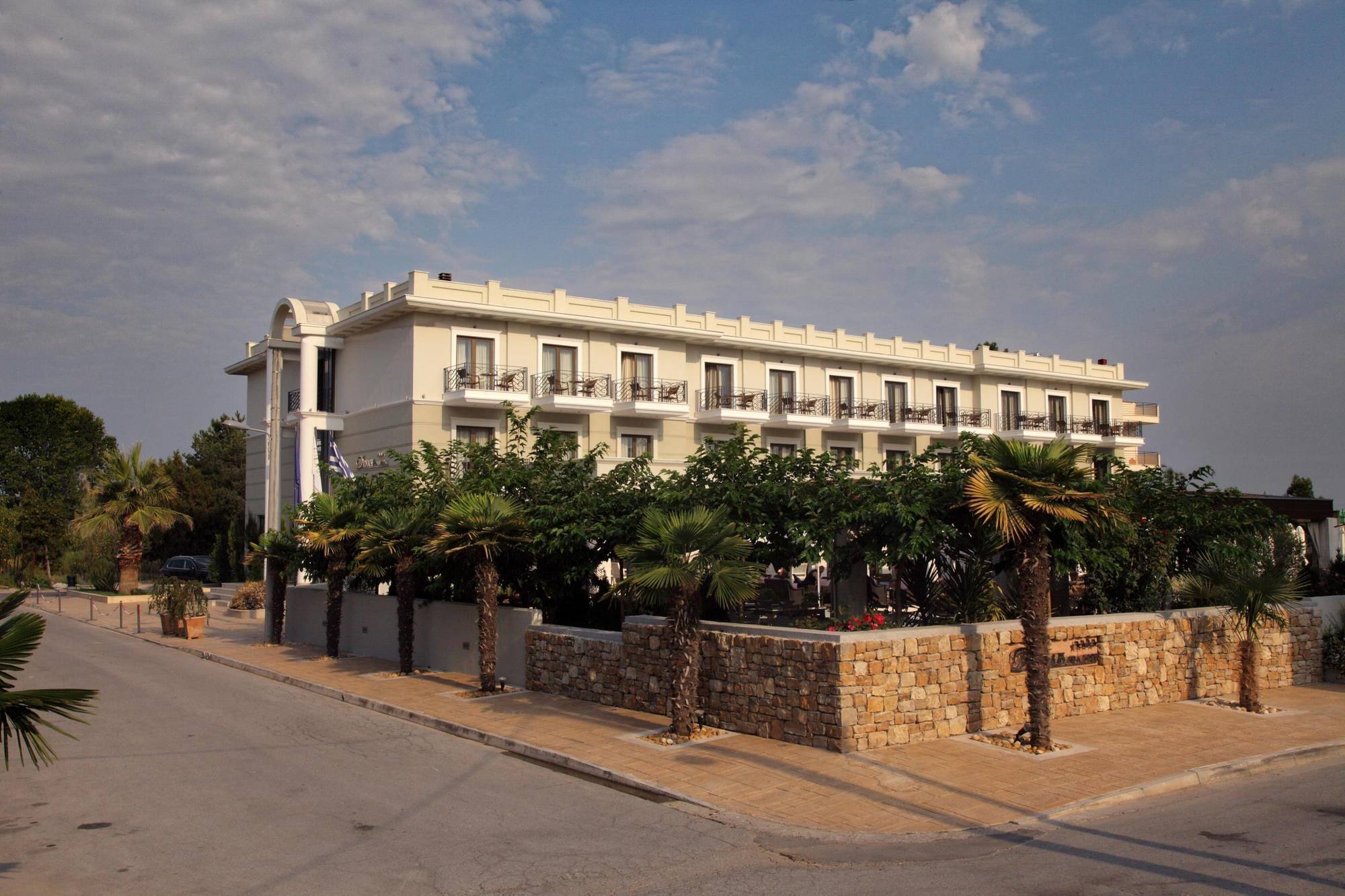 Danai & Hotel